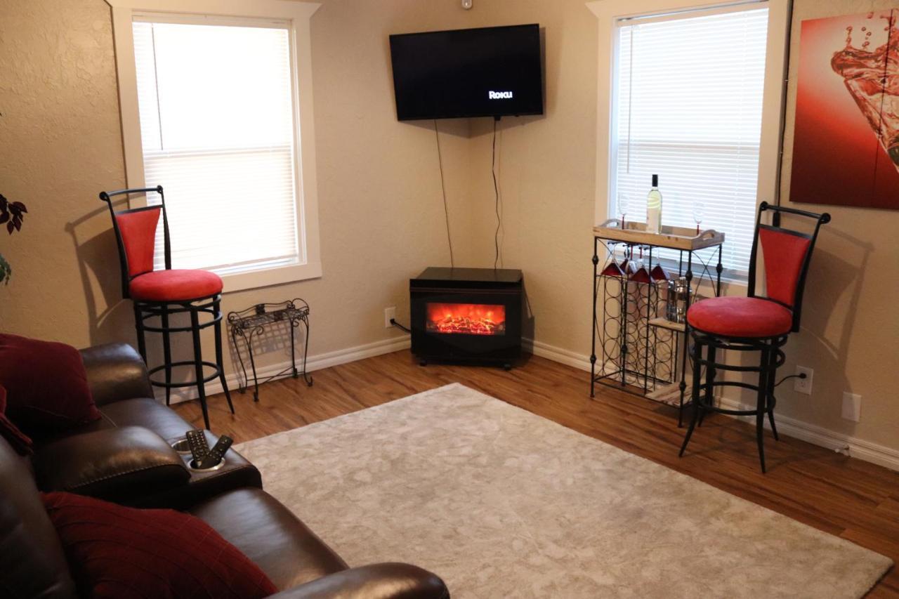 Charming 2 Bedroom Retreat Minutes From Downtown Tulsa Exterior photo